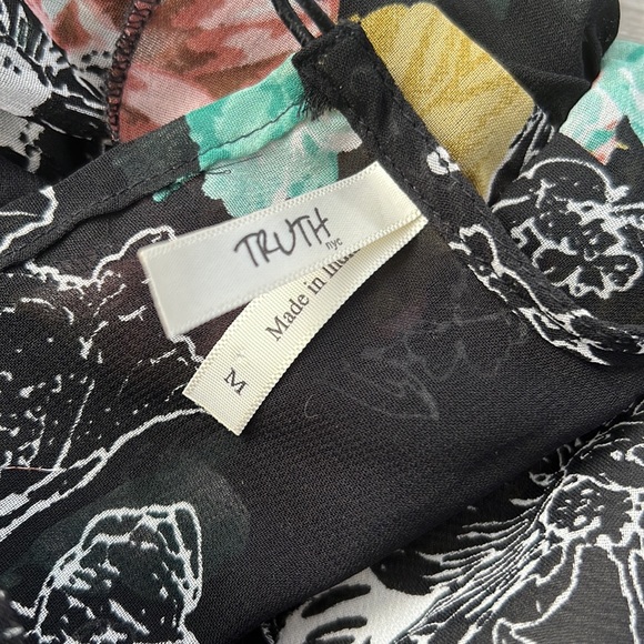 Super Cute, Truth NYC Sheer Blouse - Picture 6 of 9